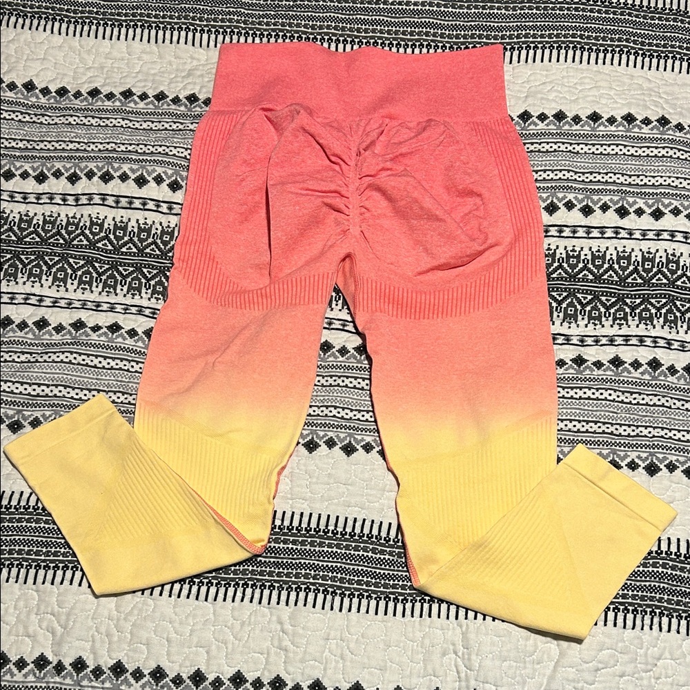 NWOT Ombre Pink to Yellow Seamless Butt Scrunch Tummy Control Leggings